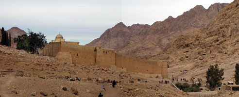 Nach der Wanderung auf den Berg Moses kommt man am Kloster vorbei (Foto: Eichner-Ramm)