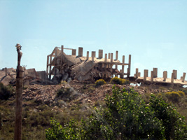 Eine von vielen Bauruinen (Foto: Eichner-Ramm)