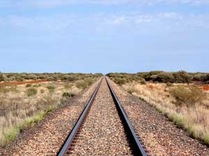 Die Ghan-Trasse führt durch die beeindruckende Weite des Outback