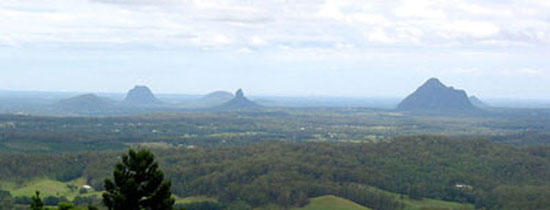 Blick von Maleny auf die Glass House Mountains