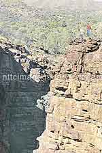 Blick in die Trephina Gorge von oberhalb des John Hayes Rockhole (Foto: NTTC/Steve Strike)