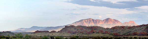 Morgenstimmung in den West MacDonnell Ranges