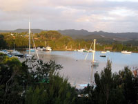 Mill Bay bei Strahan im Abendlicht