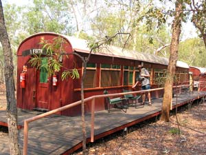 Stilvolle Übernachtung in alten Eisenbahnwagons in der Undara Lava Lodge