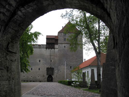 Durchgang zur Ordensburg (Foto: Eichner-Ramm)