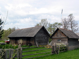 Alte Holzhäuser in Altja (Foto: Eichner-Ramm)