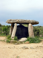 Beim Fontanaccia-Dolmen handelt es sich um ein Tisch-Grab (Foto: Eichner-Ramm)