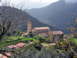 Am Ortsrand von Sainte-Lucie-de-Tallano liegt das ehemalige Kloster Saint-François (Foto: Eichner-Ramm)