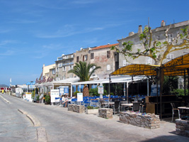 Restaurants in Saint Florent (Foto: Eichner-Ramm)