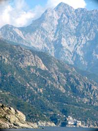2033 Meter hoch ist der Berg Athos an der Südspitze der gleichnamigen Halbinsel