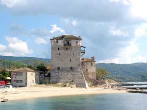 Prosphorios-Turm nahe des Hafens von Ouranoupoli