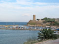 Hafen und Turm von Nea Fokea