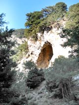 Höhle im oberen Bereich der Imbros-Schlucht