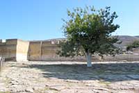 Gepflasterter Westhof von Knossos