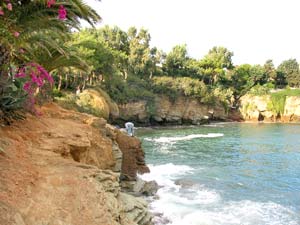 Steilküste: Halbinsel des Capsis-Resort in Agia Pelagia