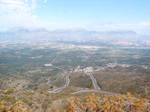 Blick auf die Messara-Ebene: Landwirtschaftszentrum im zentralen Süden Kretas