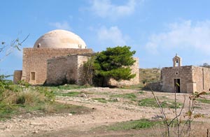 Im Zentrum der Fort-Anlage: Moschee, Kapelle und Bischofssitz