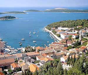 Hauptort der Insel Hvar ist die Stadt Hvar (Foto: Kroatische Zentrale für Tourismus / Juraj Kopac