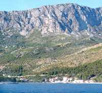 Bei Drvenik: Landschaft an der Flanke des Biokovo-Massivs