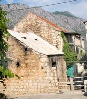 Altes Natursteinhaus in Igrane