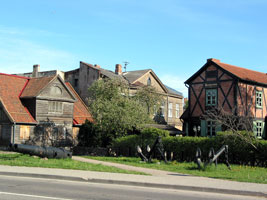 Alte Holzhäuser in Liepaja (Foto: Eichner-Ramm)