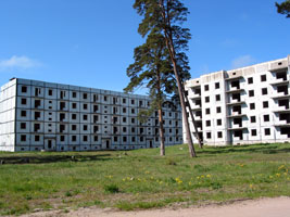 Verfallende Häuserblocks in Karosta (Foto: Eichner-Ramm)