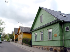 Karäer-Häuser aus Holz (Foto: Eichner-Ramm)