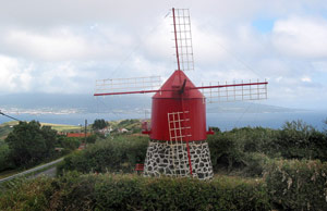 Blickfang auf dem Monte da Espalamanca: Moinhos de Vento (Foto: Eichner-Ramm)