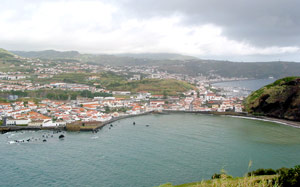 Blick auf die Bucht von Porto Pim (Foto: Eichner-Ramm)