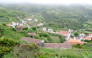 Lajedo: Beschauliches Dorf mit traditionellen Steinhäusern (Foto: Eichner-Ramm)