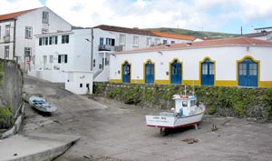 Porto Velho: Fischerhafen mit Gebäude des Hafenmeisters (Foto: Eichner-Ramm)