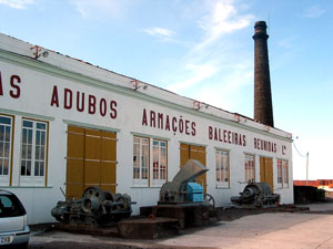 Zeigt die Walfangindustrie: Museum in Cais do Pico, dem Hafen von São Roque (Foto: Eichner-Ramm)