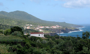 Südküste Picos: Blick auf São João (Foto: Eichner-Ramm)