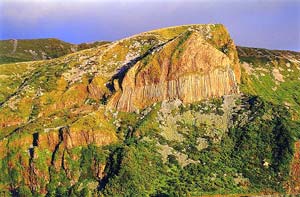 Geologische Besonderheit: Rocha dos Bordões (Foto: Direcção Regional de Turismo dos Açores))