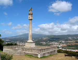 Denkmal auf dem Monte Brasil (Foto: Eichner-Ramm)