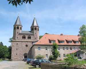 Eines von vielen Sakralgebäuden an der Weser: Kloster Bursfelde Eines von vielen Sakralgebäuden an der Weser: Kloster Bursfelde
