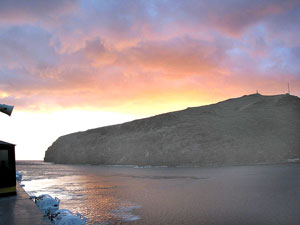 Wolkenschauspiel zum Sonnenuntergang in der Bucht von San Sebastián