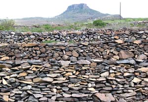 Natursteinmauern unterhalb des La Fortaleza