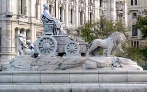 Wahrzeichen der Stadt: Fuente de Cibeles an der Plaza de la Cibeles