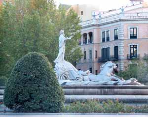 Neptun-Brunnen an der Plaza Canovas del Castillo
