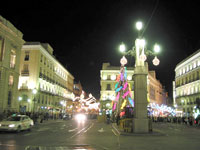 Nächtlicher Blick über die Puerta del Sol