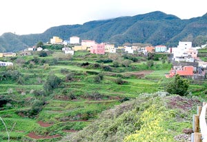 Auf einem Bergrücken gelegen: Die bunt getünchten Häuser von Las Carboneras