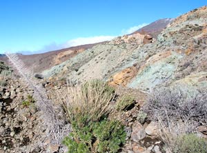 Los Azulejos: Eisenhydrate lassen das Gestein grün schimmern