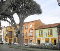 Hübsch hergerichtete Altstadthäuser an der Plaza de la Concepción
