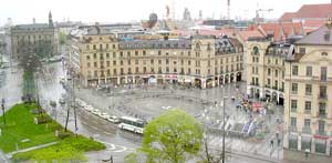 Westliches Tor in die City: Stachus mit Karlstor