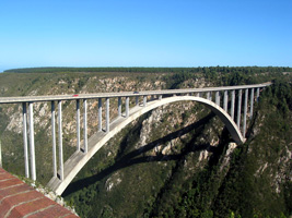 Bei Bungee-Jumpern beliebte Bloukransbridge (Foto: Eichner-Ramm)