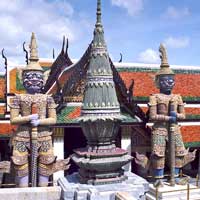 Wächterfiguren im Wat Phra Kaeo (Foto: Eichner-Ramm)