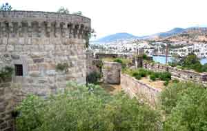 Dicke Mauern und ein Burggraben: Johanniter-Festung in Bodrum