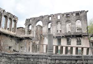 Ruine neben der Keldani-Kirche