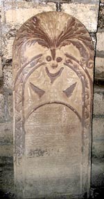 Steintafel mit Schrift in der Keldani-Kirche